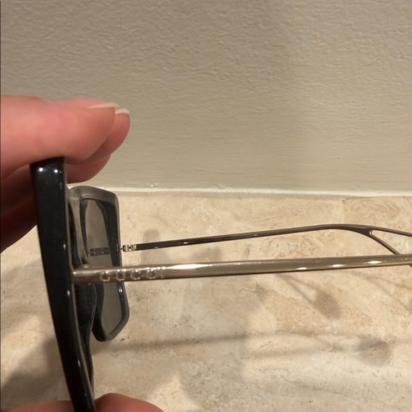 Gucci Black Oversized Square Sunglasses with Gold Temples - Picture 3 of 4